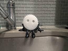 Cute Hanging Sponge Holder with Drainage – Keeps Your Sponge Dry & Smiling, for Scrub Daddy Holder, Funny Sponge Stand for Kitchen Sink, 3D Printing Countertop Sponge Holder (Color varys)