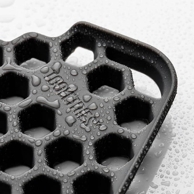 TOOLETRIES The Duke Soap Dish - Secure Holder, Silicone Toiletry Organizer, Shower & Bathroom Accessory - Features Easy Drainage & Flexible Structure - Charcoal