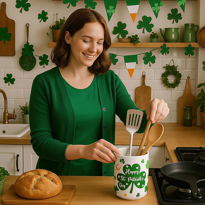 Qinyoung 6.3'' St. Patrick's Day Ceramic Utensil Holder Kitchen Decoration Irish Shamrock Decoration Spring St. Patrick's Green Utensil Holder Shamrock Utensils Crock for Farmhouse Indoor Kitchen Gift